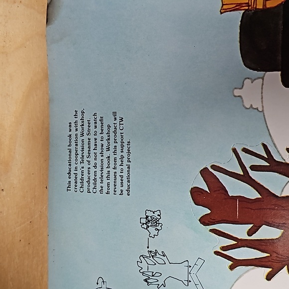 Sesame Street paper doll Golden book - Picture 4 of 14